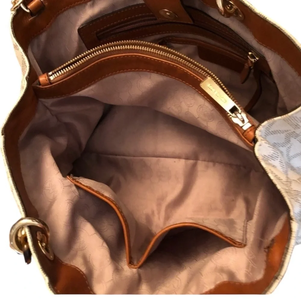 Micheal Kors  large Ivory classic monogram bag gold & tortoise handles - Picture 3 of 16